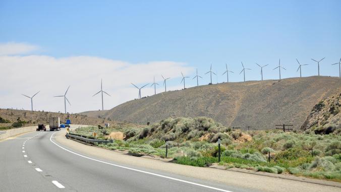 Alta Wind Energy Center（AW​​EC）也被称为Mojave Wind Farm，是世界上第二大陆上风能项目。