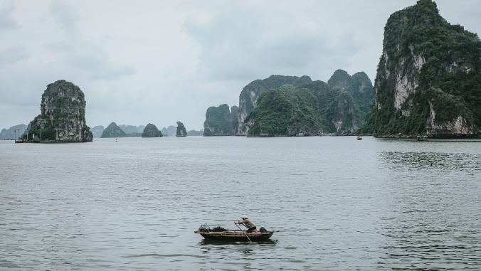 越南龙湾的渔民Hạ