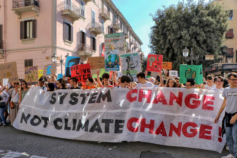 意大利塔兰托未来气候变化示威周五