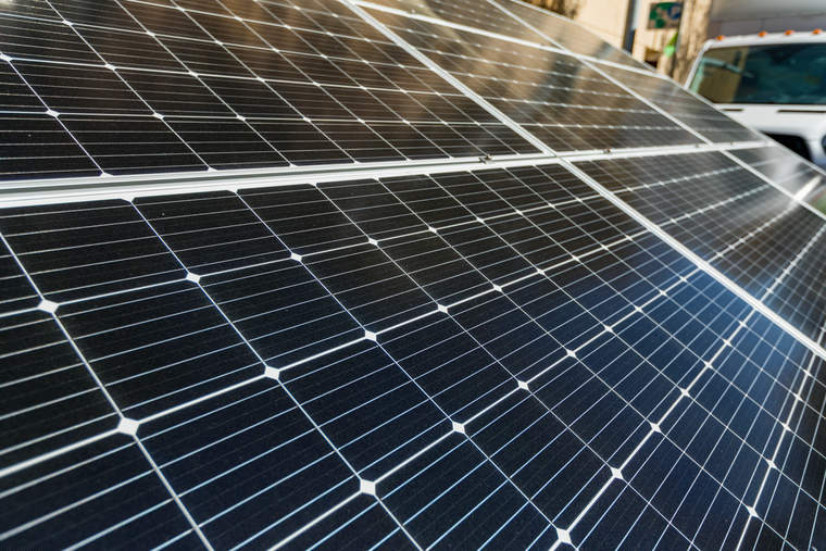 微电网中的太阳能电池板为GreenBiz的VERGE 19活动的主舞台提供动力”title=