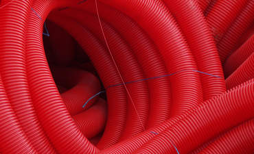 红色塑料管道