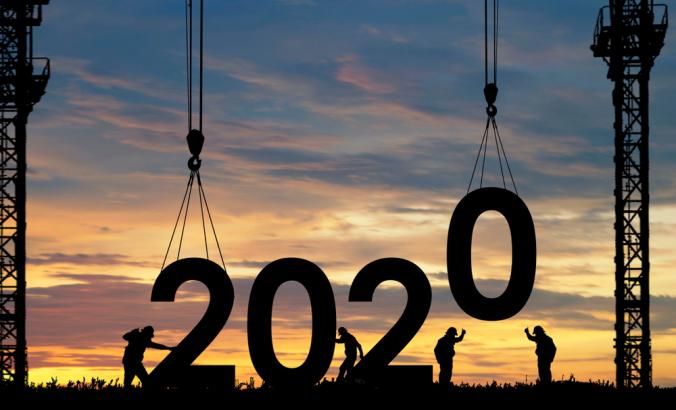 Silhouette员工作为一个团队合作，准备欢迎2020年新年