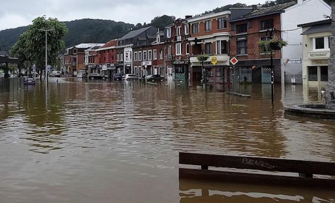 柏林被洪水淹没的街道